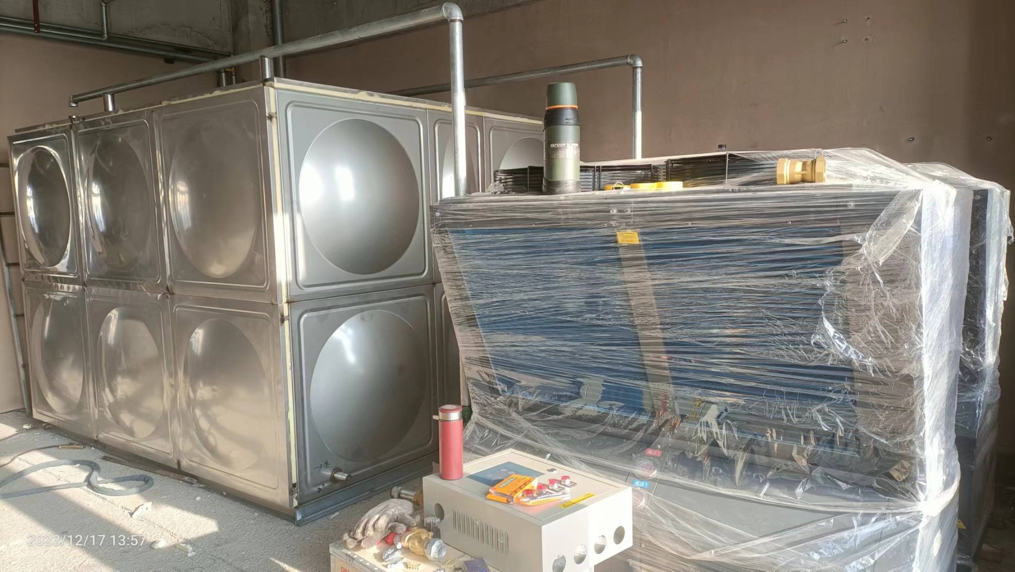 ZHIEN heat pump unit and insulated water tank at the Wucaiwan hotel project in Xinjiang